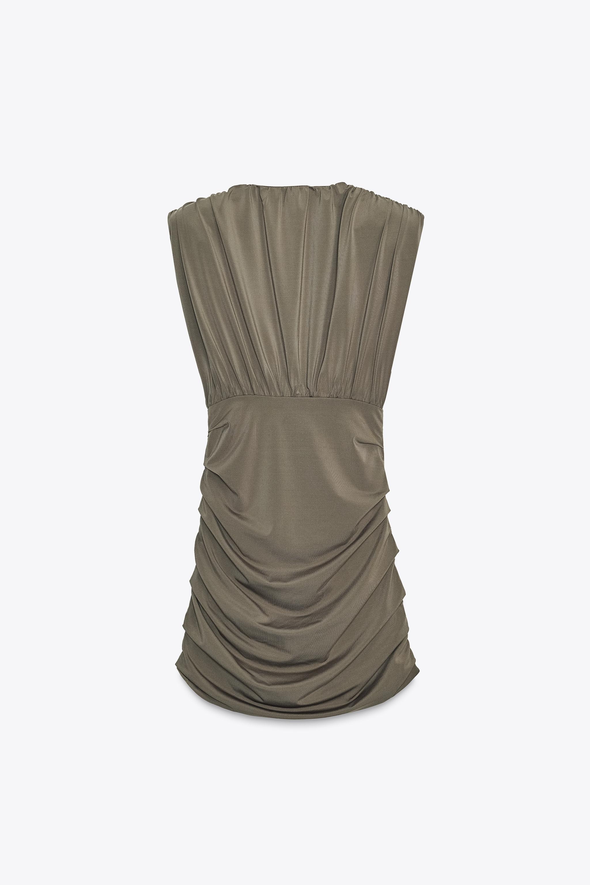 ROBE COURTE À ÉPAULETTES